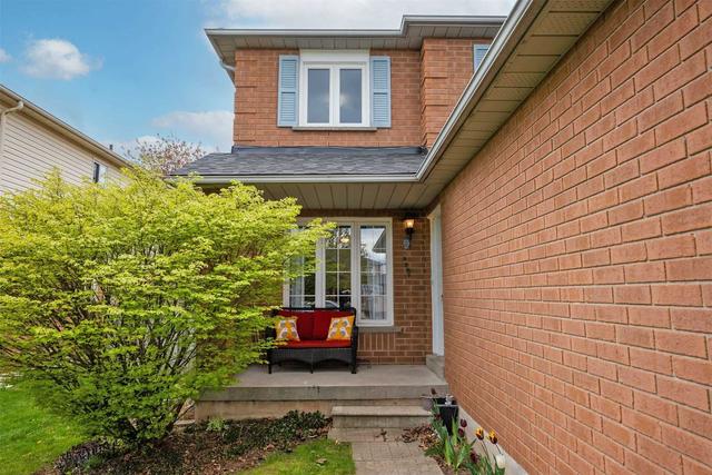 532` Eliza Cres, House attached with 3 bedrooms, 2 bathrooms and 3 parking in Burlington ON | Image 23