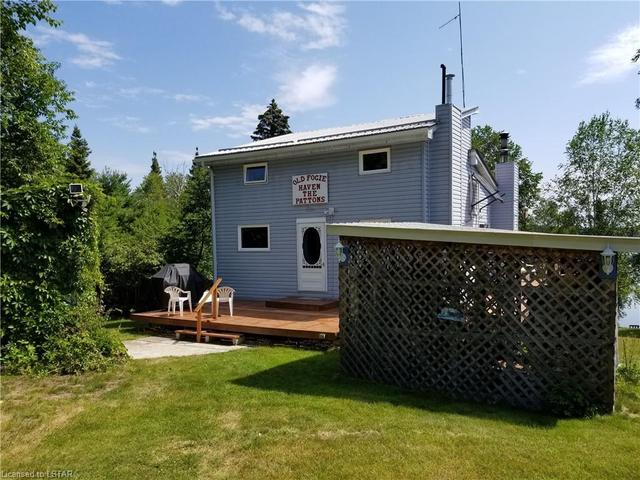 379 Old Fogie Lane, House detached with 2 bedrooms, 1 bathrooms and null parking in Timiskaming, Unorganized, West Part ON | Image 1