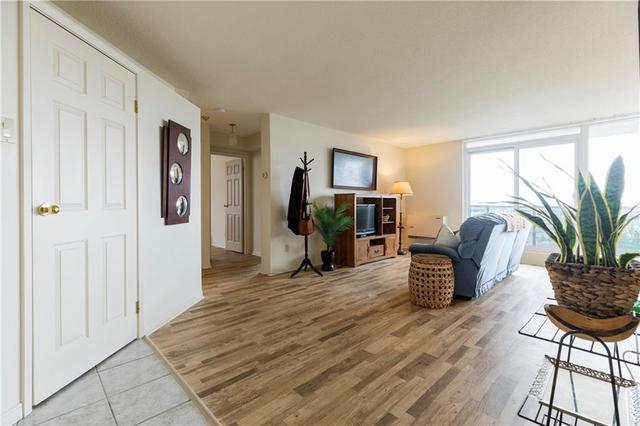 702 - 9 Bonheur Court, Condo with 2 bedrooms, 1 bathrooms and 1 parking in Brantford ON | Image 2