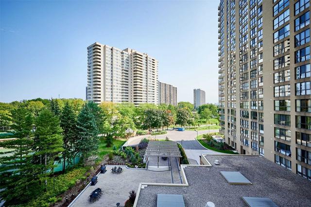 605 - 3 Concorde Pl, Condo with 2 bedrooms, 3 bathrooms and 1 parking in Toronto ON | Image 29