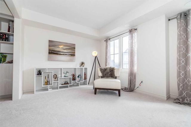 09 - 8 Eaton Park Lane, House attached with 3 bedrooms, 3 bathrooms and 1 parking in Toronto ON | Image 7