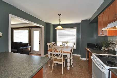 4085 Gunby Cres, House semidetached with 3 bedrooms, 4 bathrooms and 1 parking in Burlington ON | Image 5