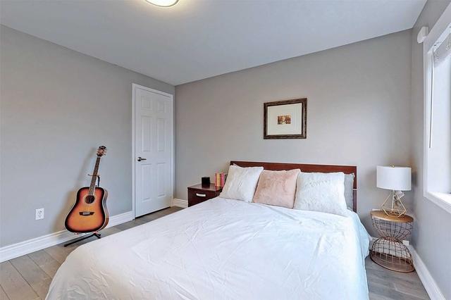 2164 St Clair Ave W, House semidetached with 4 bedrooms, 4 bathrooms and 3 parking in Toronto ON | Image 19