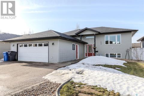 10304 Maher Drive, House detached with 5 bedrooms, 3 bathrooms and null parking in North Battleford CY SK | Card Image