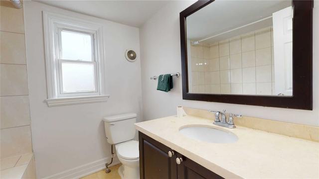 upper - 262 Poyntz Ave, House detached with 2 bedrooms, 1 bathrooms and 1 parking in Toronto ON | Image 3
