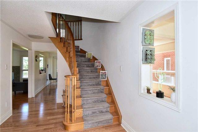 10 Rachewood Crt, House detached with 4 bedrooms, 3 bathrooms and 2 parking in Aurora ON | Image 5