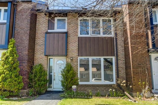 19 - 1900 Marquis Avenue, Townhouse with 3 bedrooms, 3 bathrooms and 1 parking in Ottawa ON | Image 1