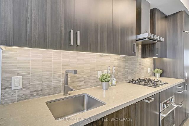 502 - 36 Howard Park Ave, Condo with 1 bedrooms, 1 bathrooms and 1 parking in Toronto ON | Image 3