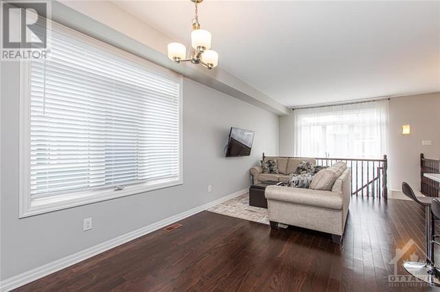 311 Tulum Crescent, Townhouse with 3 bedrooms, 3 bathrooms and 3 parking in Ottawa ON | Image 6