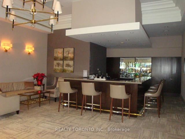 1904 - 65 Harbour Sq, Condo with 2 bedrooms, 2 bathrooms and 1 parking in Toronto ON | Image 13