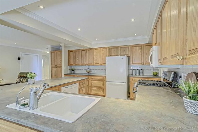 7 Marchmount Cres, House detached with 5 bedrooms, 4 bathrooms and 6 parking in Brampton ON | Image 22