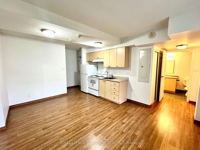 201 - 15 Maplewood Ave, Condo with 1 bedrooms, 1 bathrooms and 0 parking in Toronto ON | Image 19