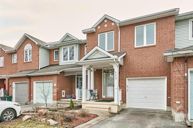 113 Gray Crescent, Townhouse with 3 bedrooms, 3 bathrooms and 3 parking in Ottawa ON | Image 3