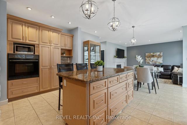 7847 Cathedral Dr, House detached with 4 bedrooms, 3 bathrooms and 9 parking in Niagara Falls ON | Image 16