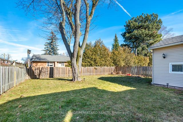 20 Broadleaf Rd, House detached with 3 bedrooms, 3 bathrooms and 7 parking in Toronto ON | Image 27