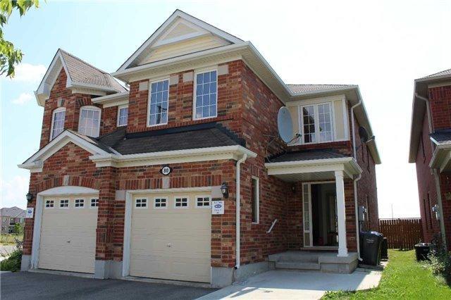 80 Coachlight Cres, House semidetached with 4 bedrooms, 3 bathrooms and 3 parking in Brampton ON | Image 2