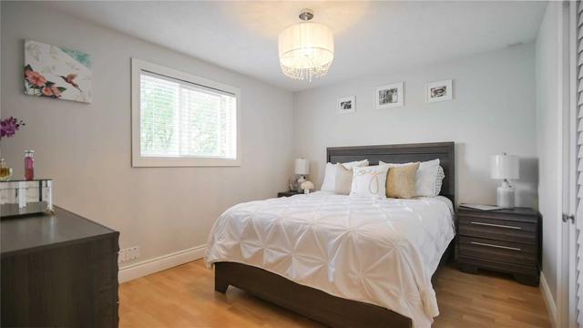 105 Ventura Dr, House semidetached with 3 bedrooms, 2 bathrooms and 4 parking in St. Catharines ON | Image 9