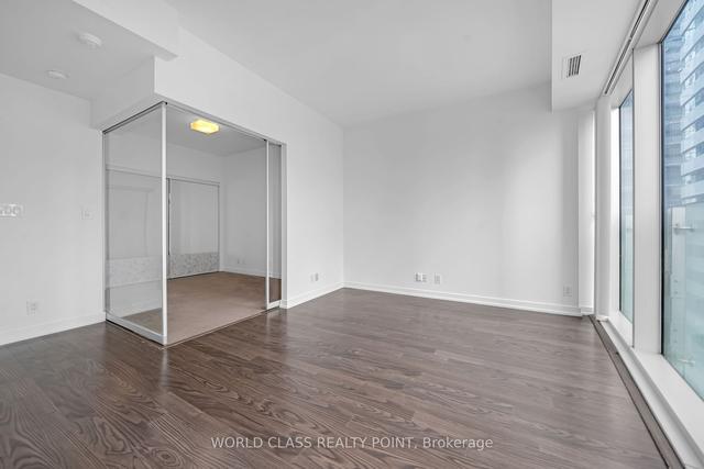 3201 - 12 York St, Condo with 1 bedrooms, 1 bathrooms and 0 parking in Toronto ON | Image 19