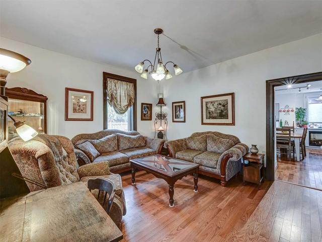 32 Elliott St, House detached with 4 bedrooms, 2 bathrooms and 3 parking in Brampton ON | Image 20