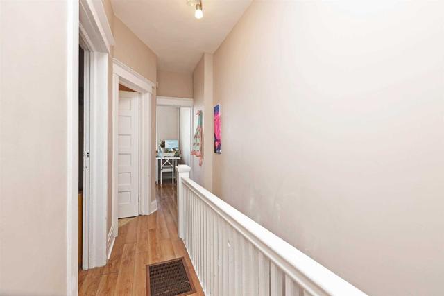 839 Pape Ave, House semidetached with 3 bedrooms, 3 bathrooms and 0 parking in Toronto ON | Image 16