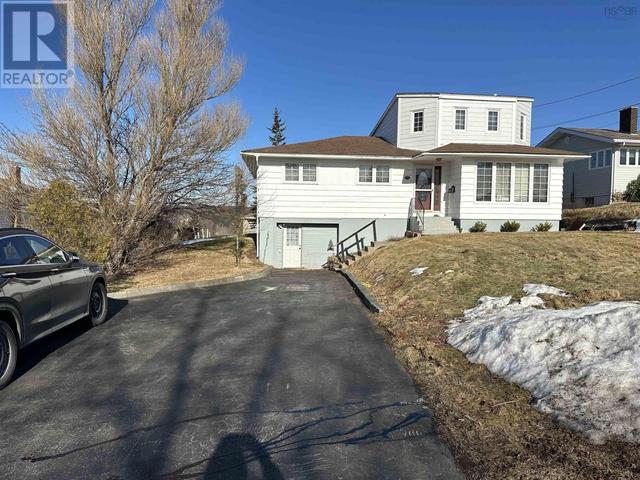 204 Hiram Street, House detached with 4 bedrooms, 1 bathrooms and null parking in Port Hawkesbury NS | Image 2