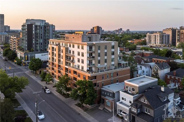 210 - 131 Holland Avenue, Condo with 2 bedrooms, 2 bathrooms and 1 parking in Ottawa ON | Image 1