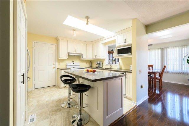 232 Silverbirch Blvd, Condo with 2 bedrooms, 2 bathrooms and 1 parking in Hamilton ON | Image 7