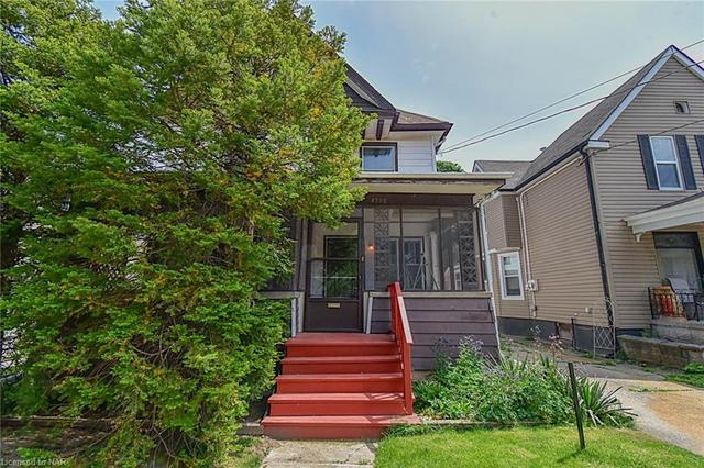 4752 St Clair Avenue, House detached with 4 bedrooms, 1 bathrooms and null parking in Niagara Falls ON | Image 34