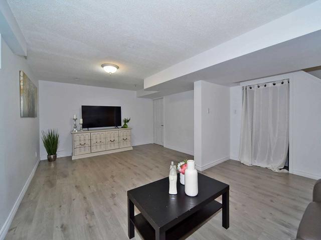 25 Ivanic Crt, House detached with 3 bedrooms, 3 bathrooms and 5 parking in Whitby ON | Image 29