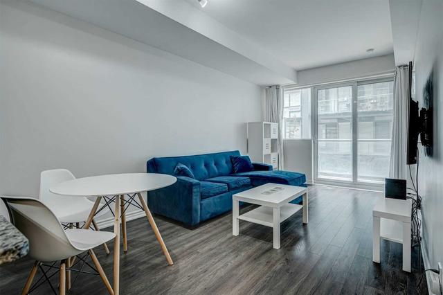 819 - 15 James Finlay Way, Condo with 1 bedrooms, 1 bathrooms and 1 parking in Toronto ON | Image 2