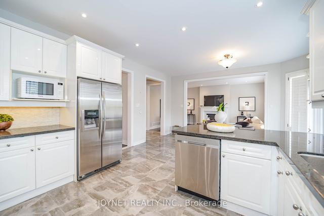 109 Vaughan Blvd E, House detached with 4 bedrooms, 5 bathrooms and 6 parking in Vaughan ON | Image 3
