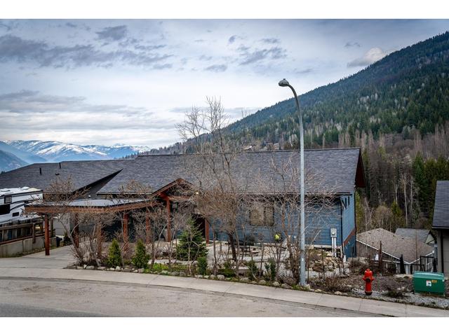 2430 Perrier Lane, House detached with 4 bedrooms, 3 bathrooms and 2 parking in Nelson BC | Image 68