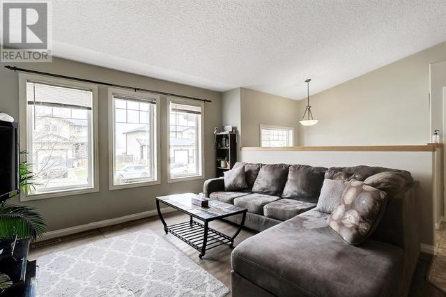 9057 131 Avenue, House semidetached with 4 bedrooms, 2 bathrooms and 2 parking in Grande Prairie AB | Image 4
