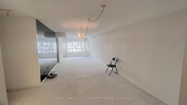 208 - 333 Clark Ave W, Condo with 2 bedrooms, 2 bathrooms and 1 parking in Vaughan ON | Image 3