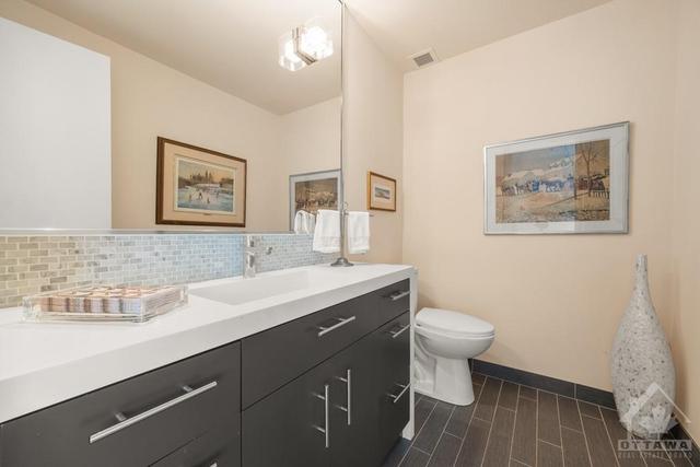 420 Sparks Street, Townhouse with 2 bedrooms, 4 bathrooms and 2 parking in Ottawa ON | Image 14