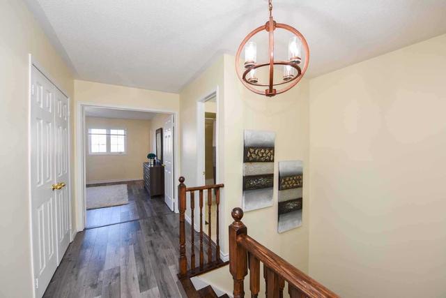 311 Hobbs Cres, House attached with 3 bedrooms, 4 bathrooms and 3 parking in Milton ON | Image 4