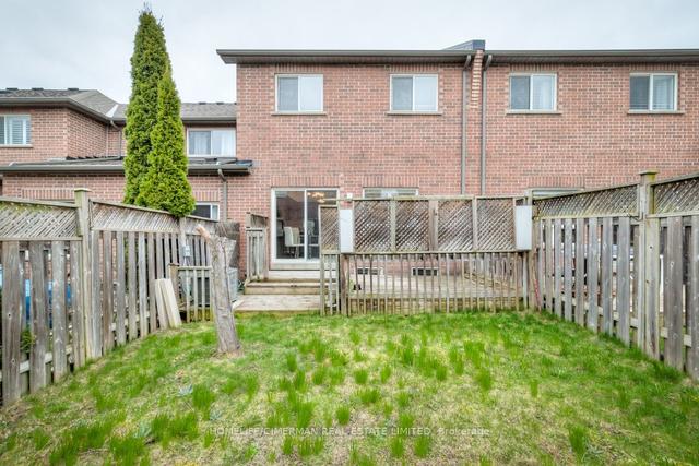 12 Cedarcrest Cres, House attached with 3 bedrooms, 3 bathrooms and 3 parking in Richmond Hill ON | Image 33