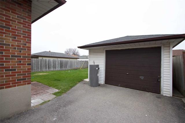 lower - 632 Olive Ave, House detached with 3 bedrooms, 1 bathrooms and 2 parking in Oshawa ON | Image 4