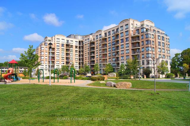 718 - 16 Dallimore Circ, Condo with 2 bedrooms, 2 bathrooms and 2 parking in Toronto ON | Image 1
