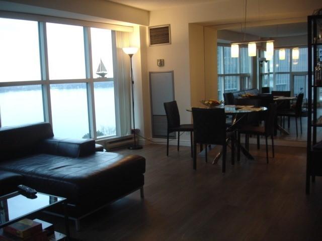 1602 - 77 Harbour Sq, Condo with 2 bedrooms, 2 bathrooms and 1 parking in Toronto ON | Image 4