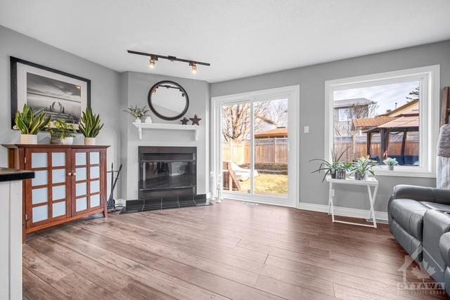 686 Morewood Crescent, House detached with 3 bedrooms, 2 bathrooms and 3 parking in Ottawa ON | Image 12