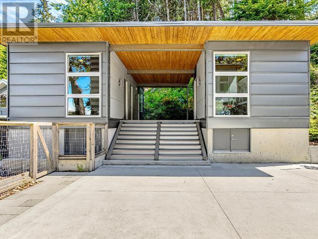 2924 Malaspina Promenade, House detached with 5 bedrooms, 4 bathrooms and null parking in Powell River A BC | Image 3
