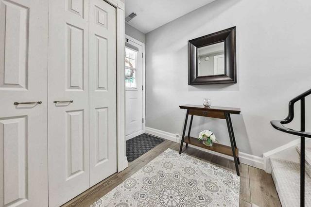 2284 Marine Dr, Townhouse with 3 bedrooms, 3 bathrooms and 2 parking in Oakville ON | Image 37
