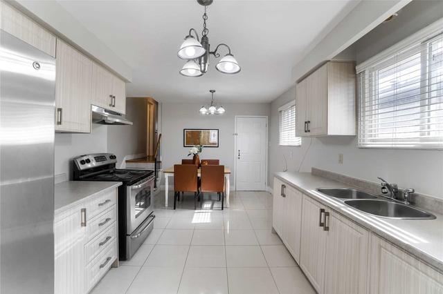 19 Horne Dr, House detached with 3 bedrooms, 3 bathrooms and 5 parking in Brampton ON | Image 12