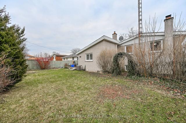8 Birchwood Circ, House detached with 5 bedrooms, 1 bathrooms and 4 parking in St. Catharines ON | Image 24