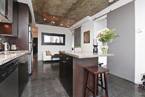 927 - 1 Shaw St, Condo with 2 bedrooms, 2 bathrooms and 1 parking in Toronto ON | Image 1