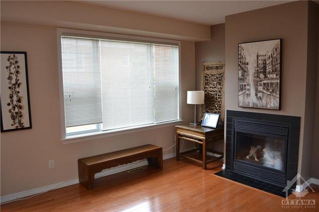 14 Kingsbridge Private, Townhouse with 3 bedrooms, 3 bathrooms and 2 parking in Ottawa ON | Image 3