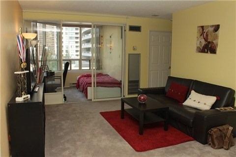 401 - 30 Greenfield Ave, Condo with 2 bedrooms, 2 bathrooms and 2 parking in Toronto ON | Image 3