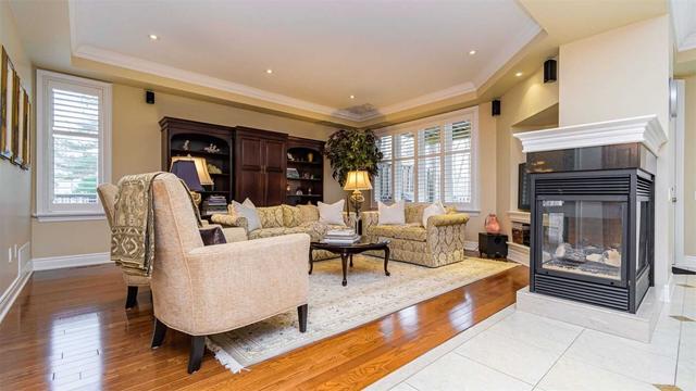 17 - 2400 Neyagawa Blvd, Townhouse with 3 bedrooms, 4 bathrooms and 4 parking in Oakville ON | Image 2