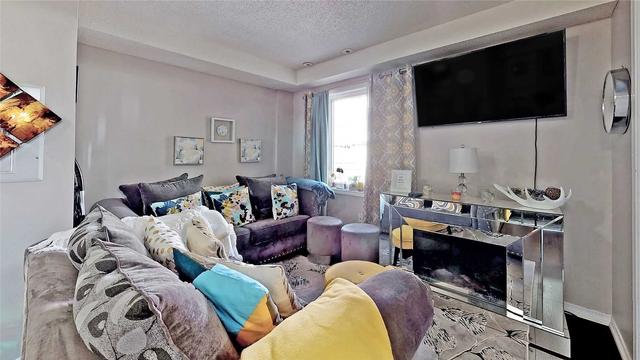206 - 1530 Weston Rd, Townhouse with 3 bedrooms, 2 bathrooms and 1 parking in Toronto ON | Image 3